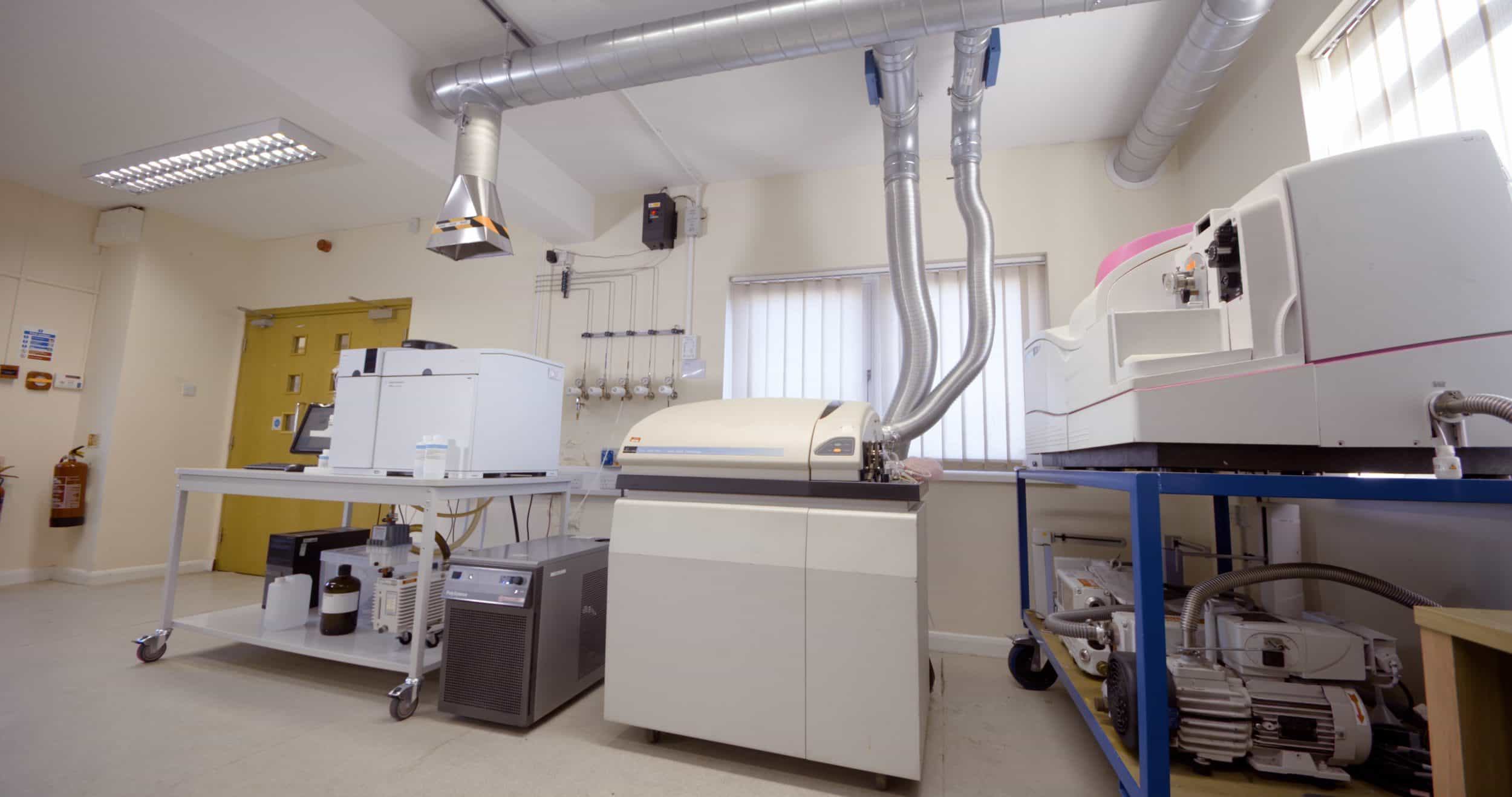 Laboratory temperature 2025 controller